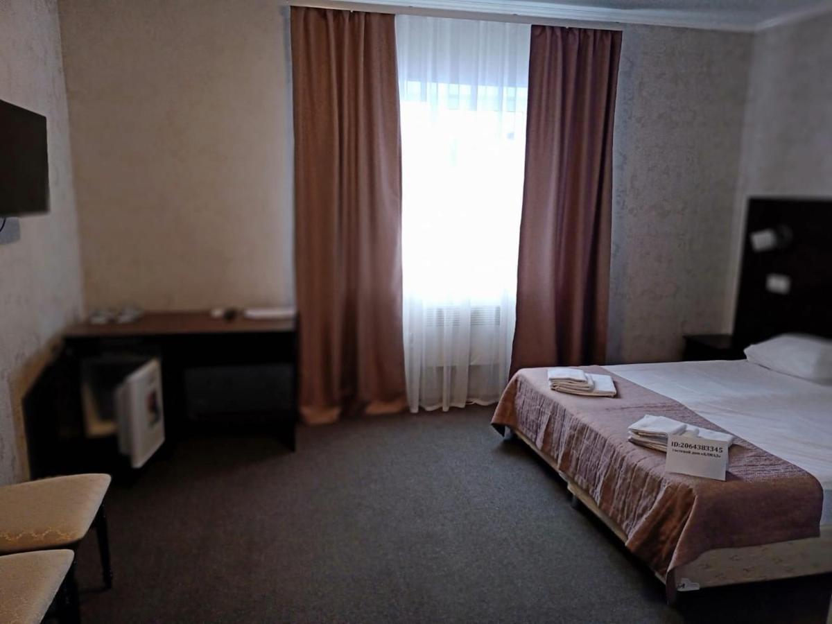ホテル"Алмаз" トゥアプセ エクステリア 写真